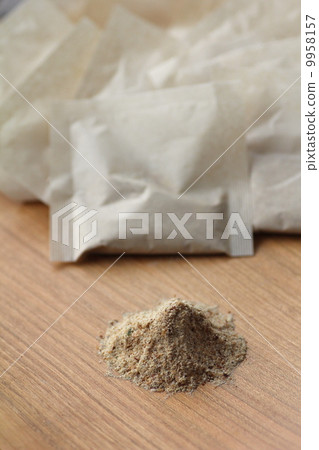 未漂白的魚湯包和魚湯包裡的魚湯粉 飛魚魚湯粉 9958157