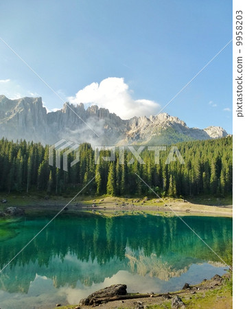意大利·多洛米蒂·卡雷扎湖 9958203