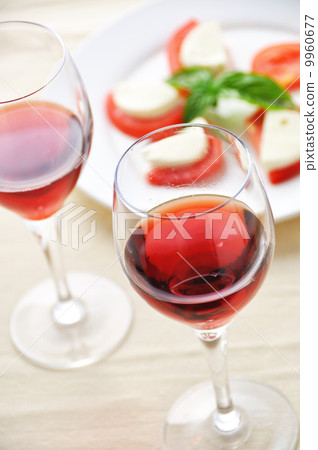 Red wine and Caprese Red wine and Caprese 9960677