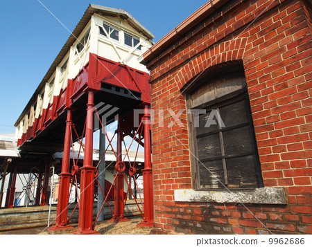 JR最古老的天橋和燈塔小屋 9962686