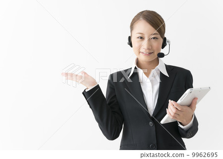 建議的年輕女性操作員 建議的年輕女性操作員 9962695