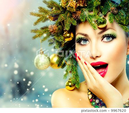 Christmas Woman. Christmas Tree Holiday Hairstyle and Makeup 9967620