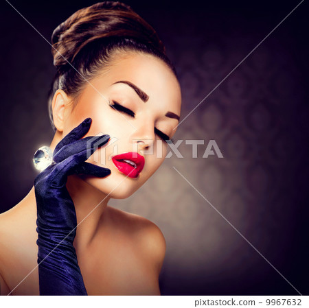Beauty Fashion Glamour Girl Portrait. Vintage Style Girl 9967632