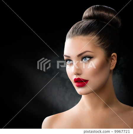 Fashion Model Girl Portrait with Blue Eyes and Sexy Red Lips Fashion Model Girl Portrait with Blue Eyes and Sexy Red Lips 9967721