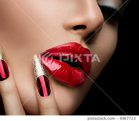 Fashion Beauty Model Girl. Manicure and Make-up Fashion Beauty Model Girl. Manicure and Make-up 9967723