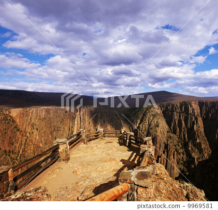 Black Canyon 9969581