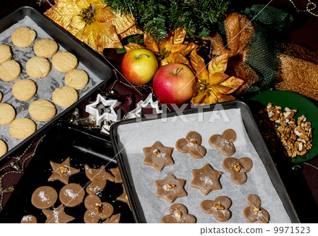 Gingerbread christmas cookies ready for baking 9971523