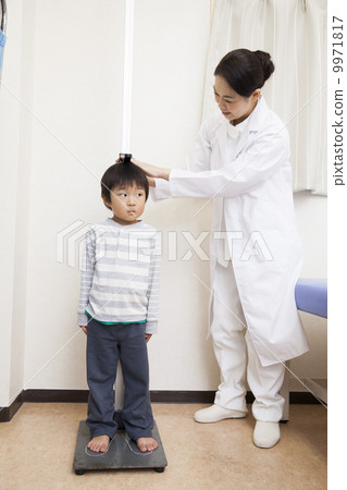 兒童測量身高 9971817