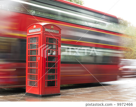 Red Phone cabine and bus in London. Red Phone cabine and bus in London. 9972466