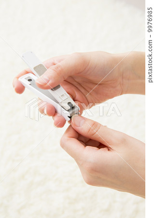 To cut nails 9976985
