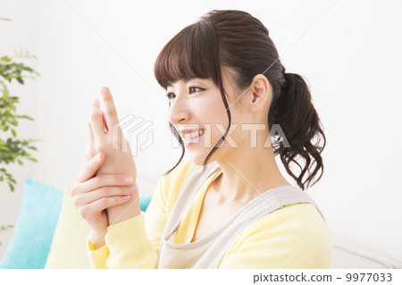 一個圍裙的女人 9977033