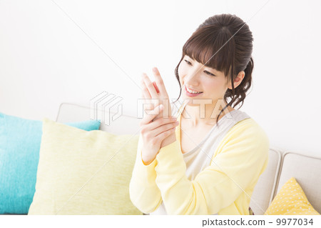 一個圍裙的女人 9977034