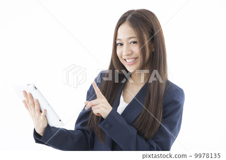 年輕的女士 年輕的女士 9978135