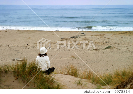 Watching The Ocean Watching The Ocean 9978814