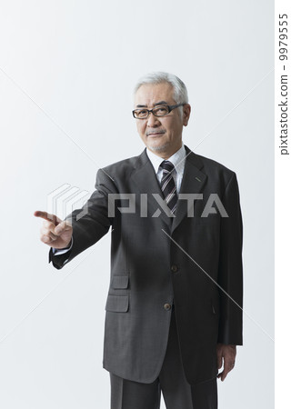 Middle / Senior Business Middle / Senior Business 9979555