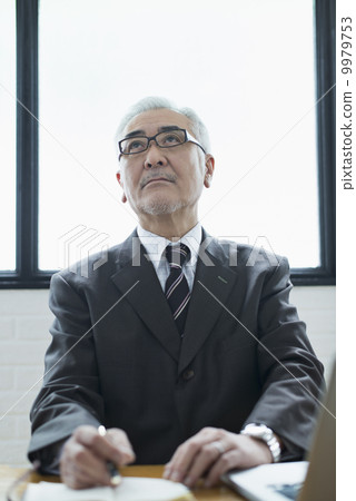 Middle / Senior Business Middle / Senior Business 9979753