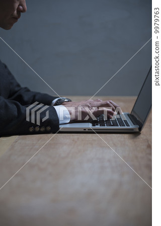 Middle / Senior Business Middle / Senior Business 9979763