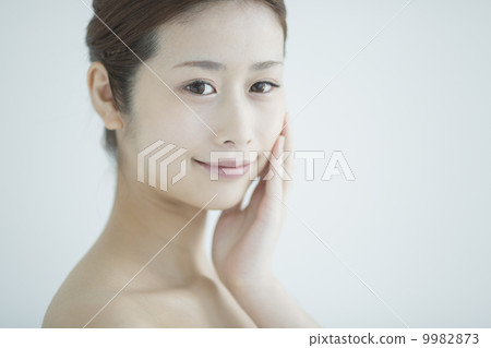 Young women's skin care Young women's skin care 9982873