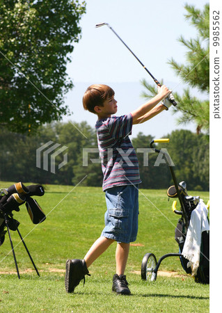 Boy Golfing 9985562