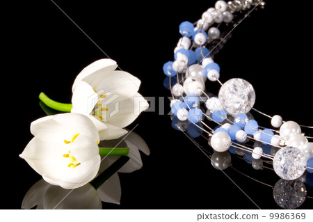 Necklace with flowers Necklace with flowers 9986369