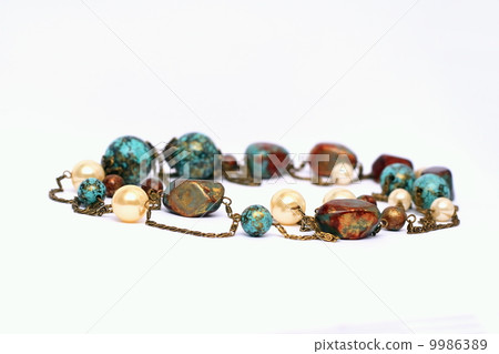 Stone necklace 9986389