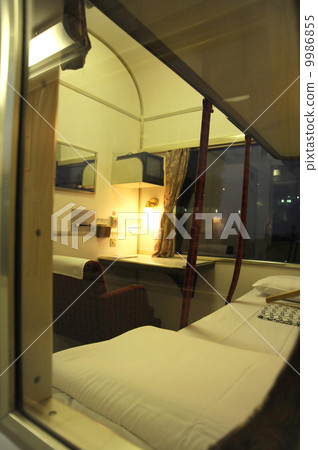 Twin Deluxe A Bed (single room sleeping) 9986855