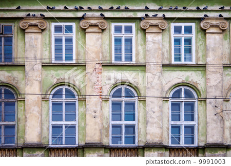 dirty wall with windows 9991003