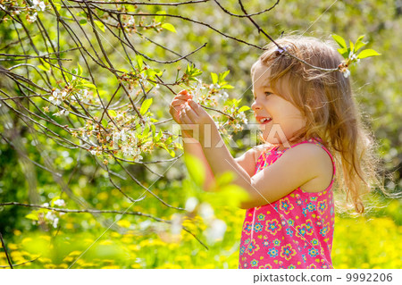 Little girl in the park 9992206