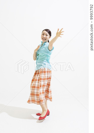 到達女性 9993792