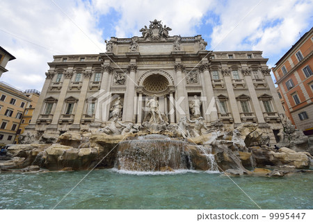 Trevi Fountain 9995447