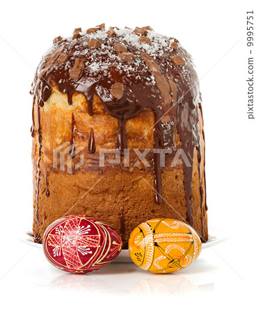 Easter cake and easter eggs isolated Easter cake and easter eggs isolated 9995751