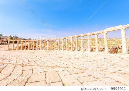 Jeracheu遺址的形式（約旦，Jellash） 9998911