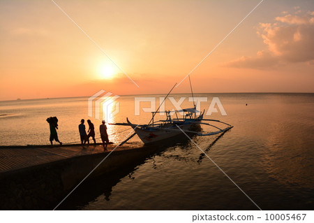 Bunker boat and sunset 10005467