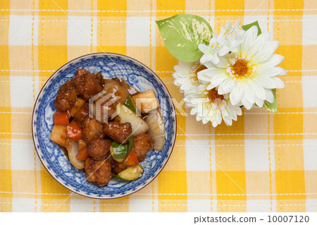 字幕和白色的花朵 字幕和白色的花朵 10007120