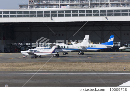 在姚機場的機庫 10009728