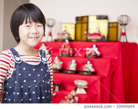 Girls and dolls Girls and dolls 10009804
