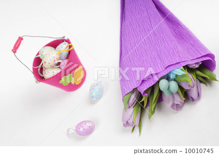 Easter eggs with tulips and bucket 10010745