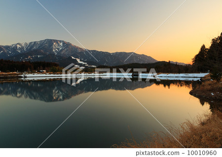 Inverted in sunset Enaka 10010960