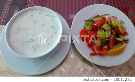 Turkish yoghurt food Jajuok and salad 10011282