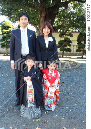 Shichigosan 3 with family 10012717