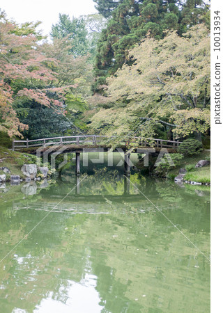 Sen-dong Imperial Colored Leaves Bridge Sen-dong Imperial Colored Leaves Bridge 10013934