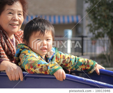 Grandchild Grandchild 10013946