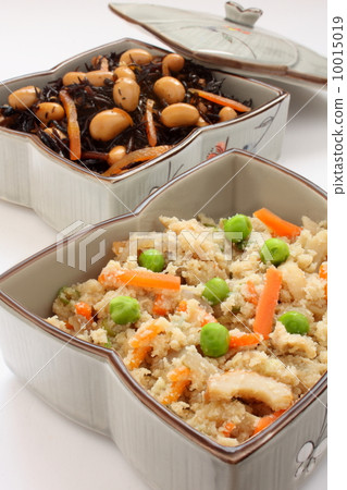 Unohana Hijiki's simmered日式白色背景 Unohana Hijiki's simmered日式白色背景 10015019