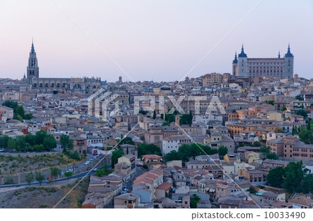 Evening view of Spain's ancient capital Toledo Evening view of Spain's ancient capital Toledo 10033490