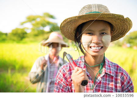 Myanmar Asian traditional farmer 10033596