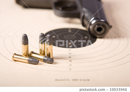 Target bullets and pistol Target bullets and pistol 10033948