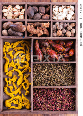 Authentic collection Chinese spices 10034306