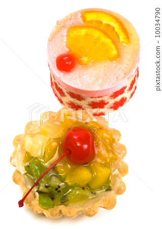 Sweet cakes with fruit Sweet cakes with fruit 10034790