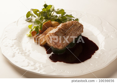 Three yuan pig grill red wine sauce Three yuan pig grill red wine sauce 10036656