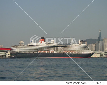 Queen Elizabeth 's first visit to Japan (Kobe Port) 10036733